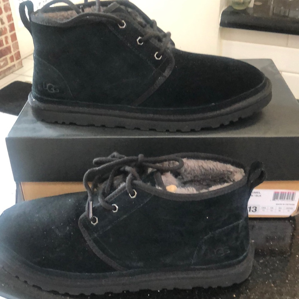 Men’s UGG boots in black size 13 new without tags